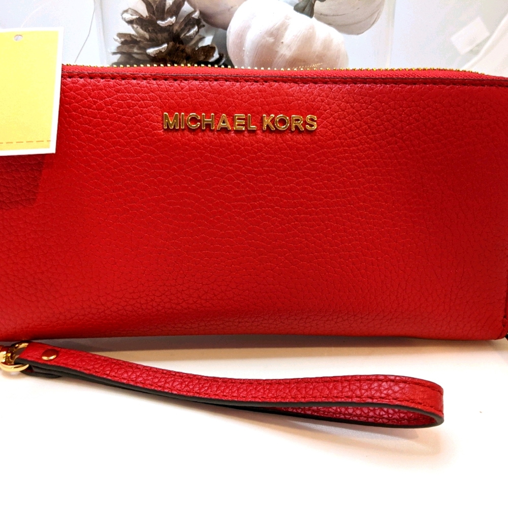 NEW Michael Kors Jet Set travel wallet in scarlet